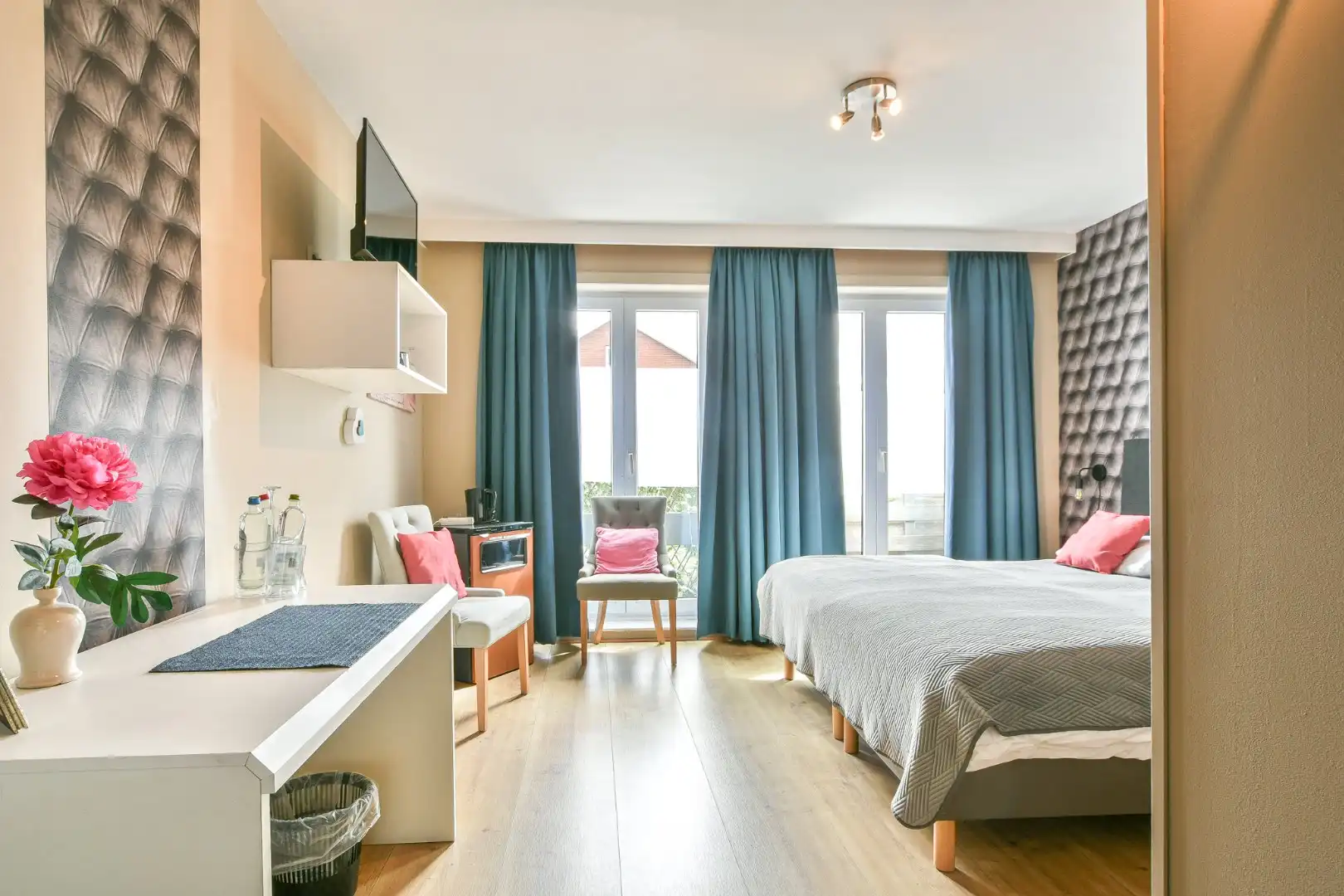 Unieke investeringskans: karaktervol hotel met 18 kamers & woonmogelijkheden te koop!  foto 25