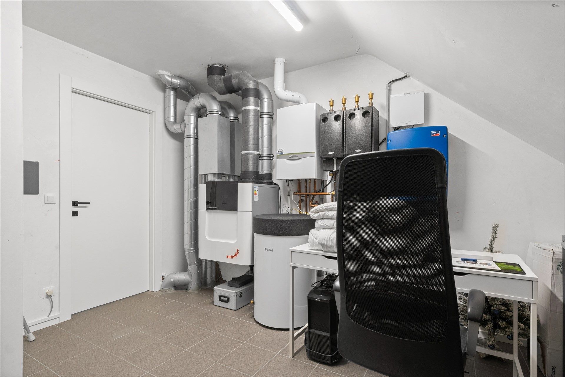 Top afgewerkte woning met 5 slaapkamers en 2 badkamers foto 33