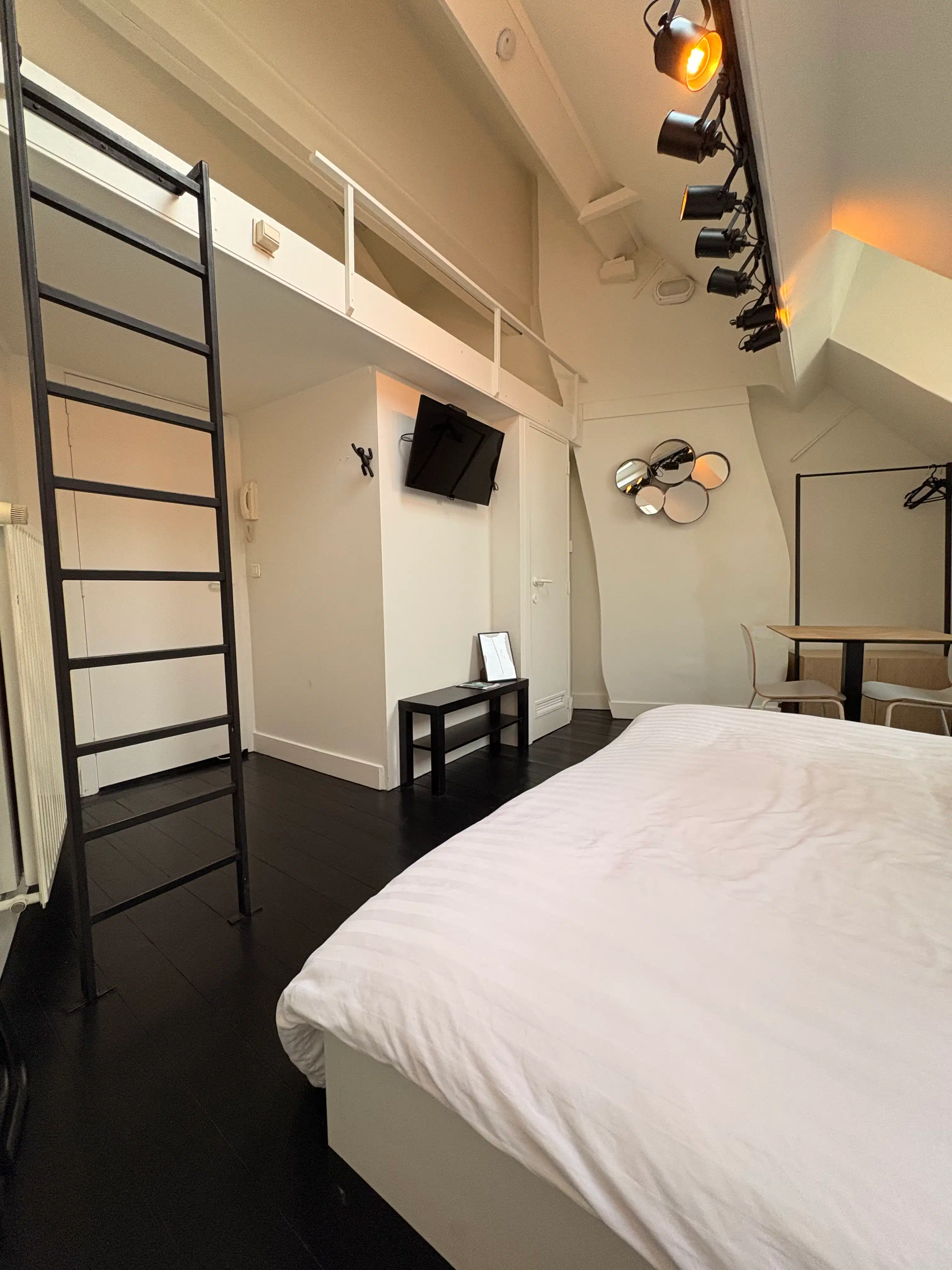 Handelspand met drie studio’s te koop op topligging in Gent foto 20