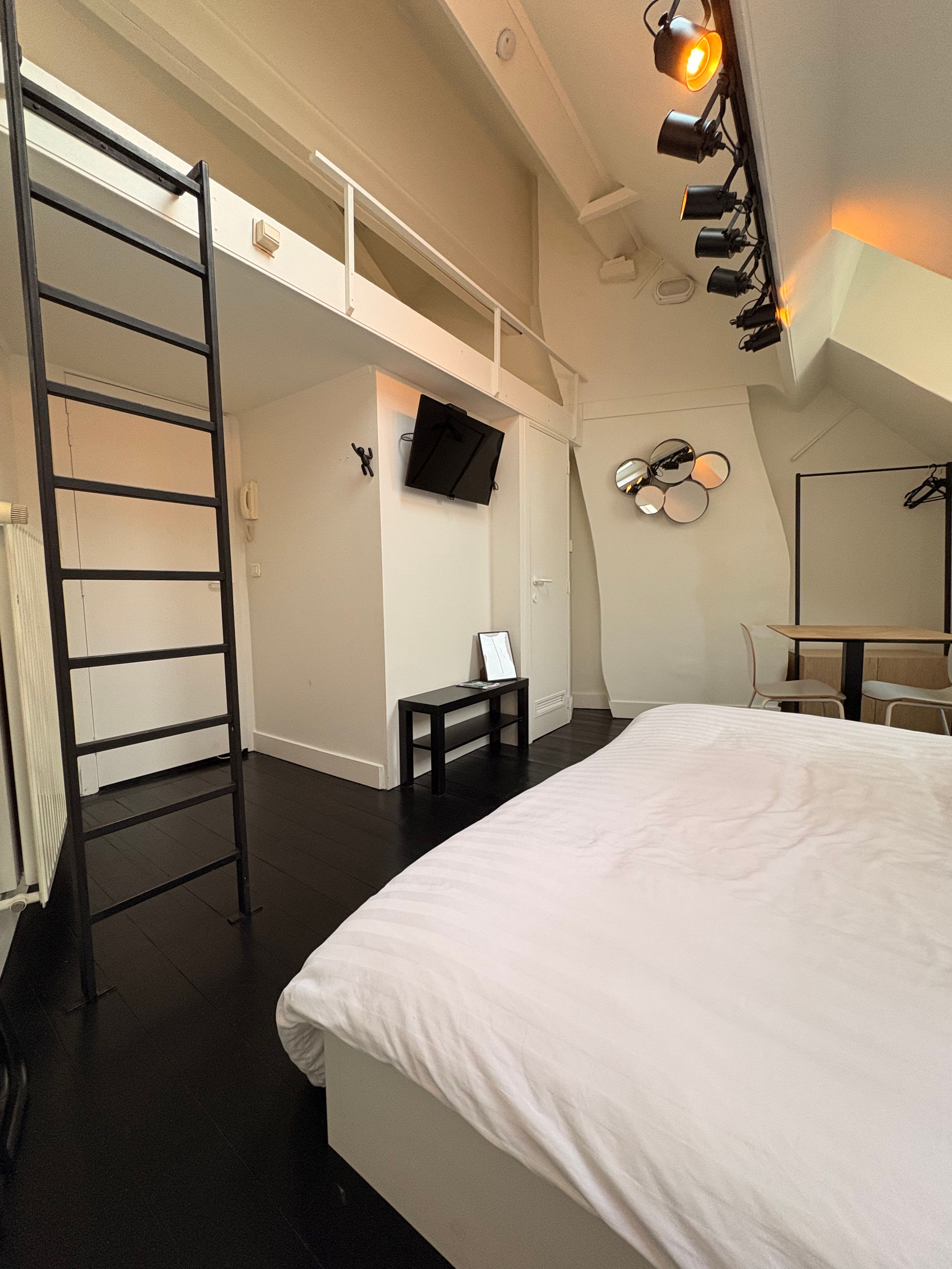 Handelspand met drie studio’s te koop op topligging in Gent foto 20