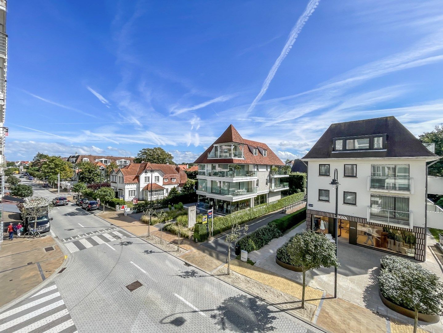 Verzorgd gemeubeld appartement met prachtig open zicht gelegen op de Kustlaan op 50 meter van de Zeedijk. foto 3