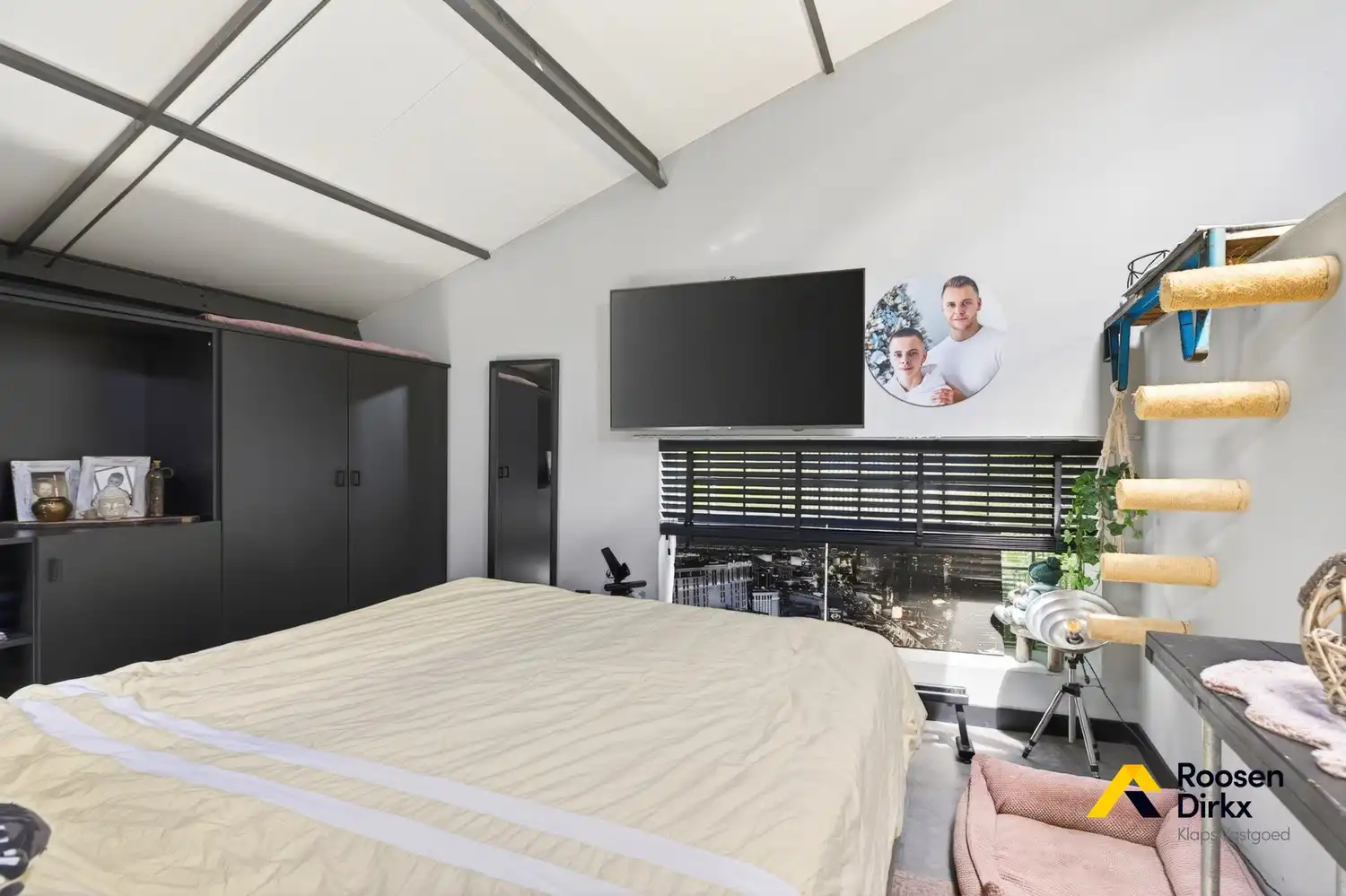 Unieke loft met overdekte autostaanplaats en 92m² bewoonbare oppervlakte in Bree centrum foto 21