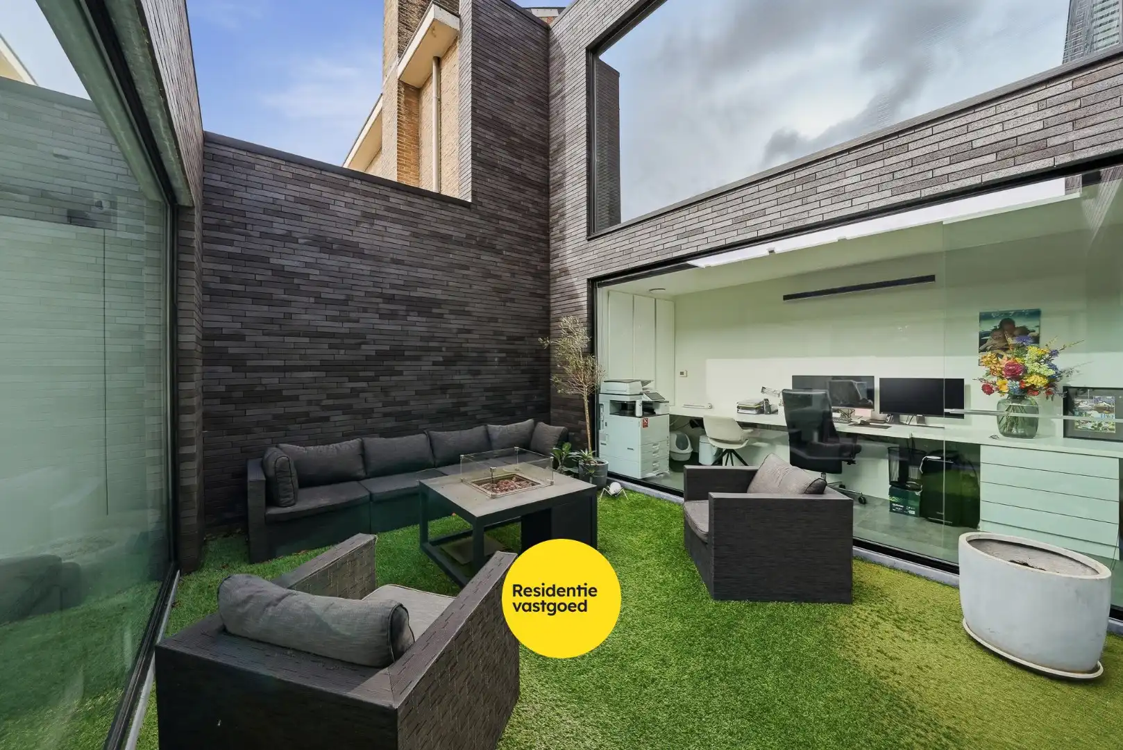 Ruime lichtrijke nieuwbouwvilla in centrum Oudenburg foto 10