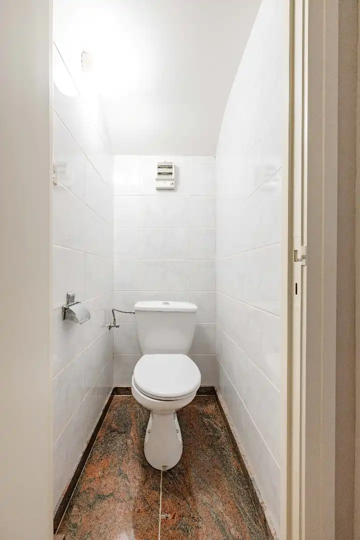 KARAKTERVOLLE ALLEENSTAANDE WONING MET 5 SLAAPKAMERS EN TUIN foto 23