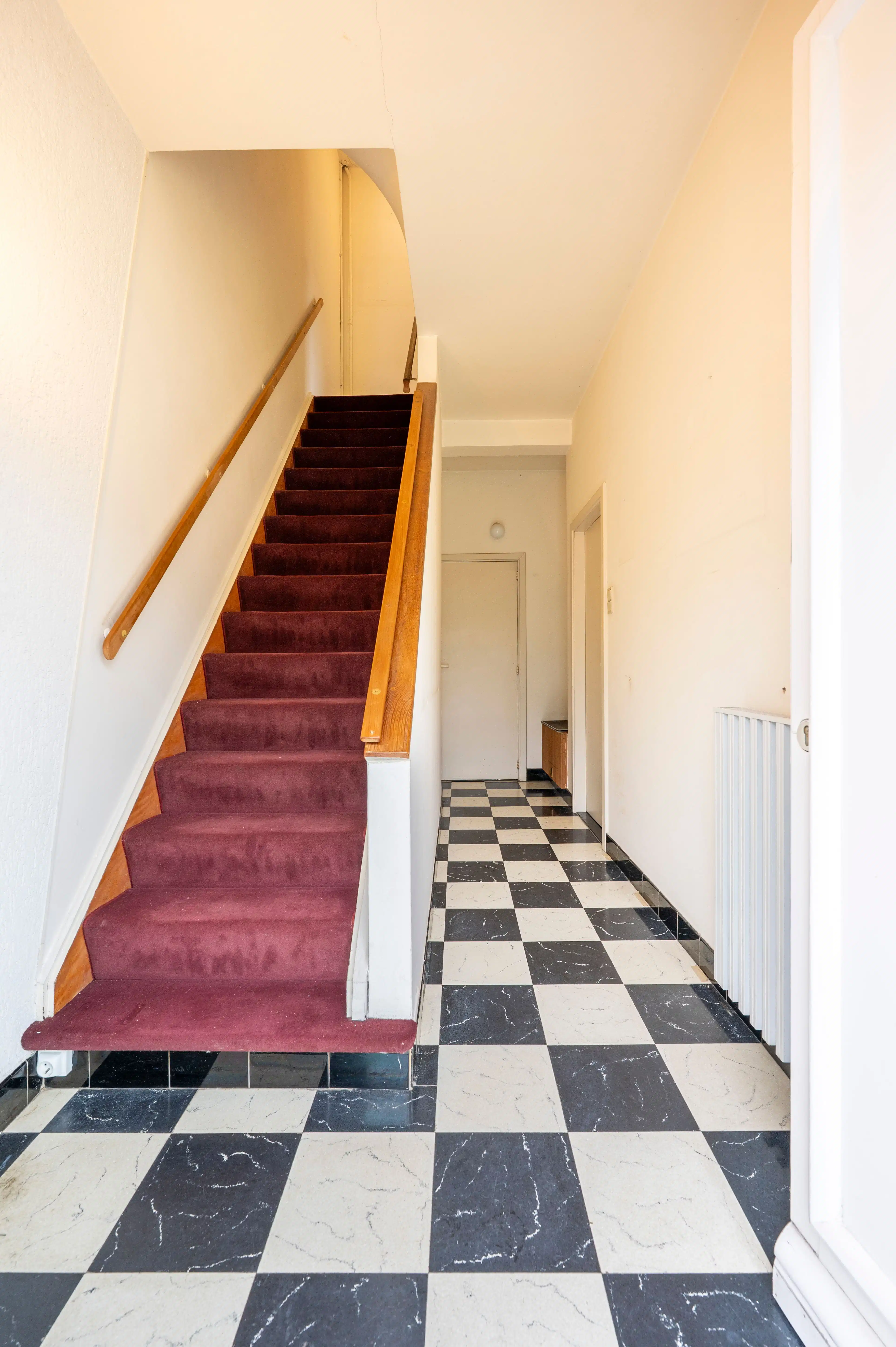 Halfopen bebouwing met veel potentieel, zonnige tuin en garage in Kapellen! foto 13