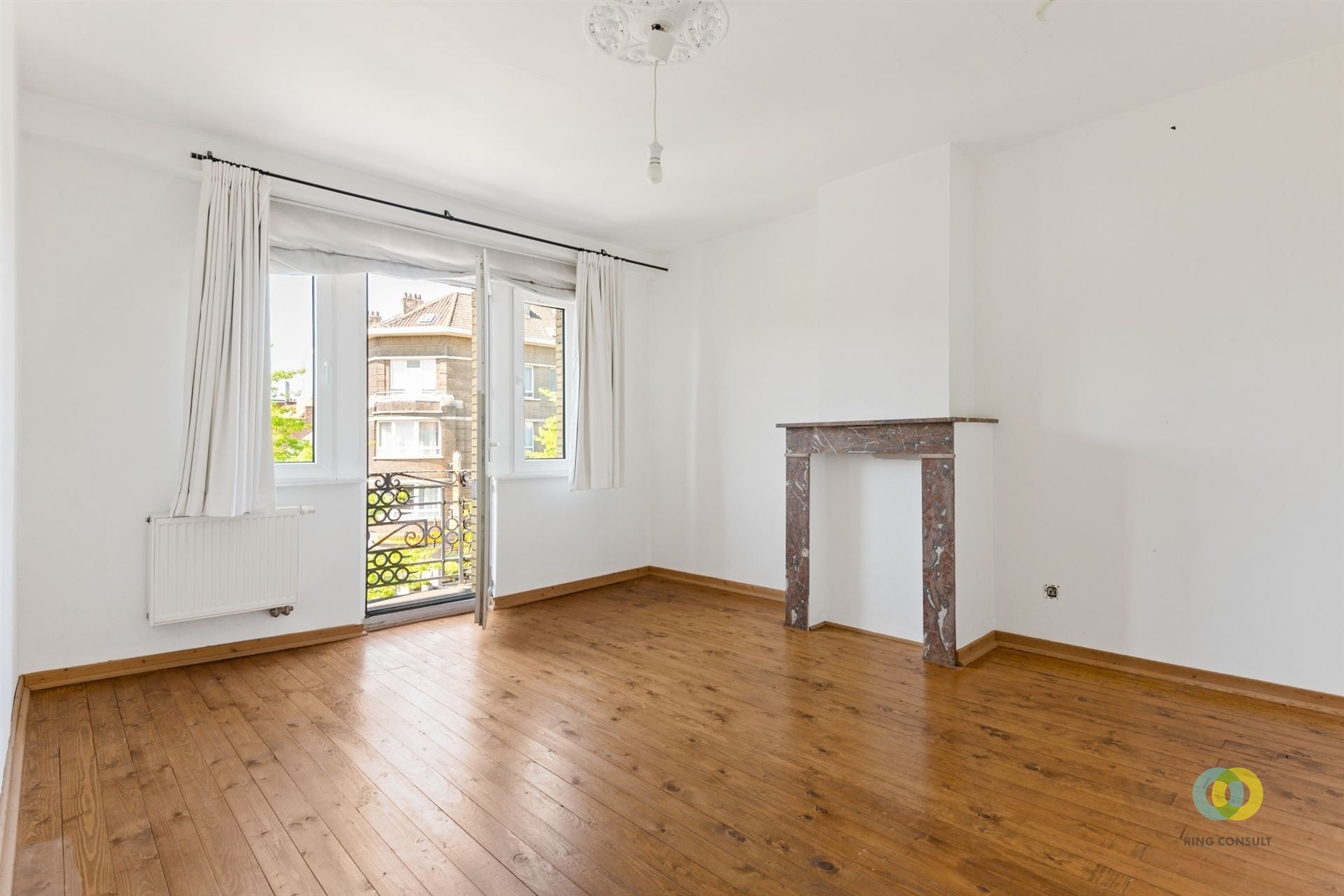 Ruime karakterwoning met garage en terras foto 17