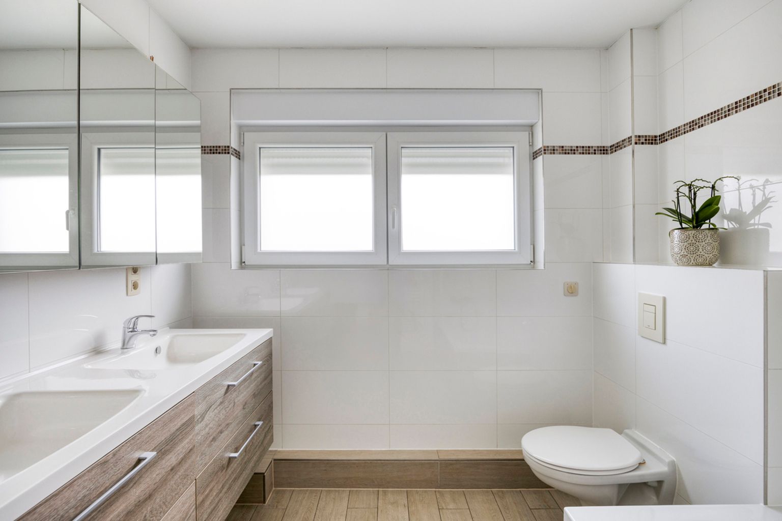 Ruime en gerenoveerde 3-gevelwoning met 4 slaapkamers foto 17