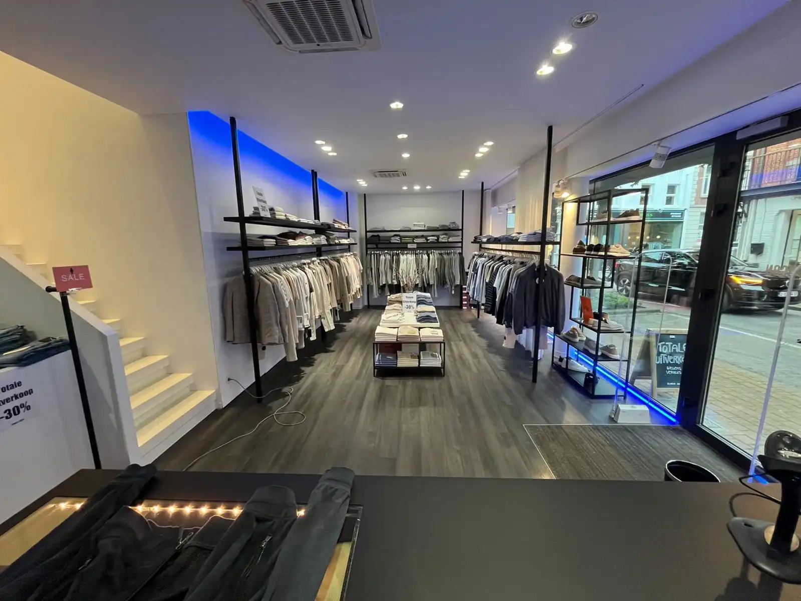 Exclusieve handelsruimte te huur in het hart van Hasselt foto 4