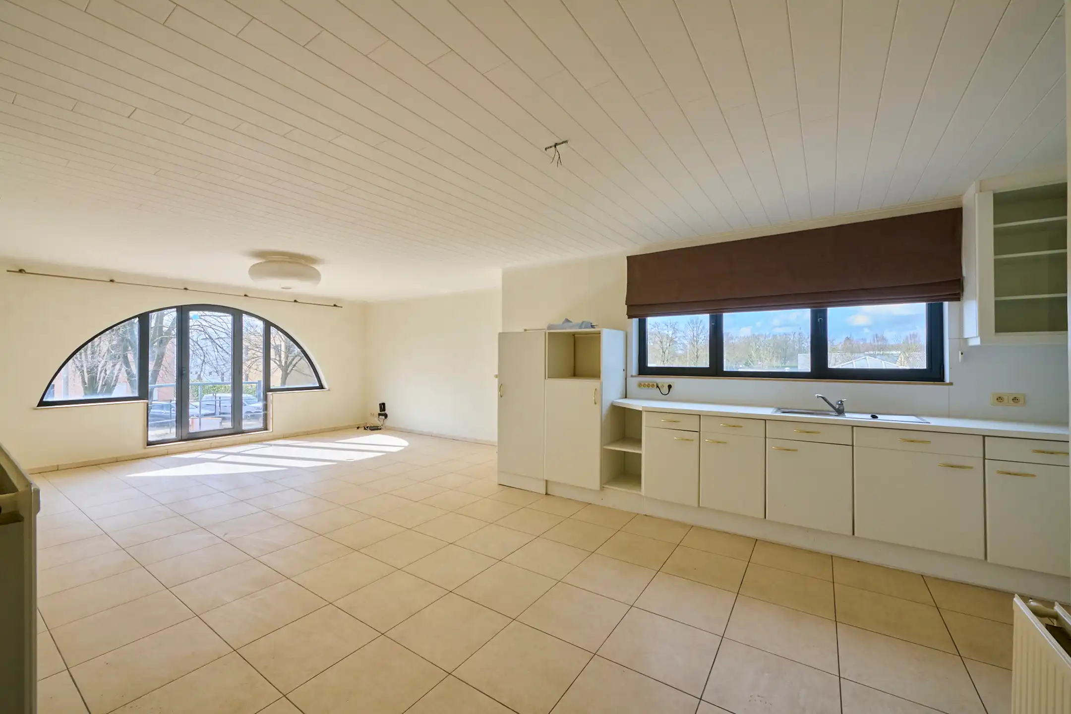 BEDRIJFSGEBOUW MET APPARTEMENT TE HUUR ZONHOVEN foto 14