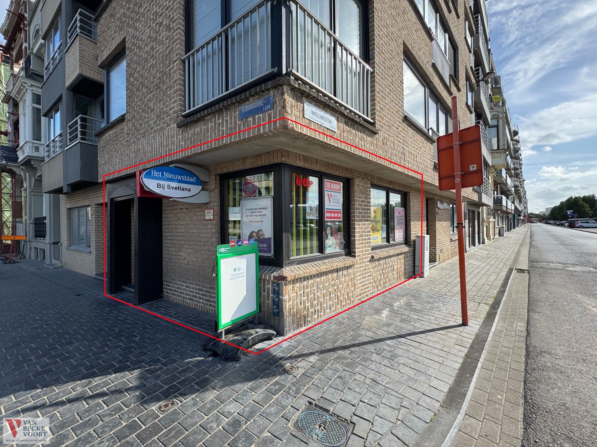 Handelsgelijkvloers 35m² met aankoop inboedel foto {{pictureIndex}}