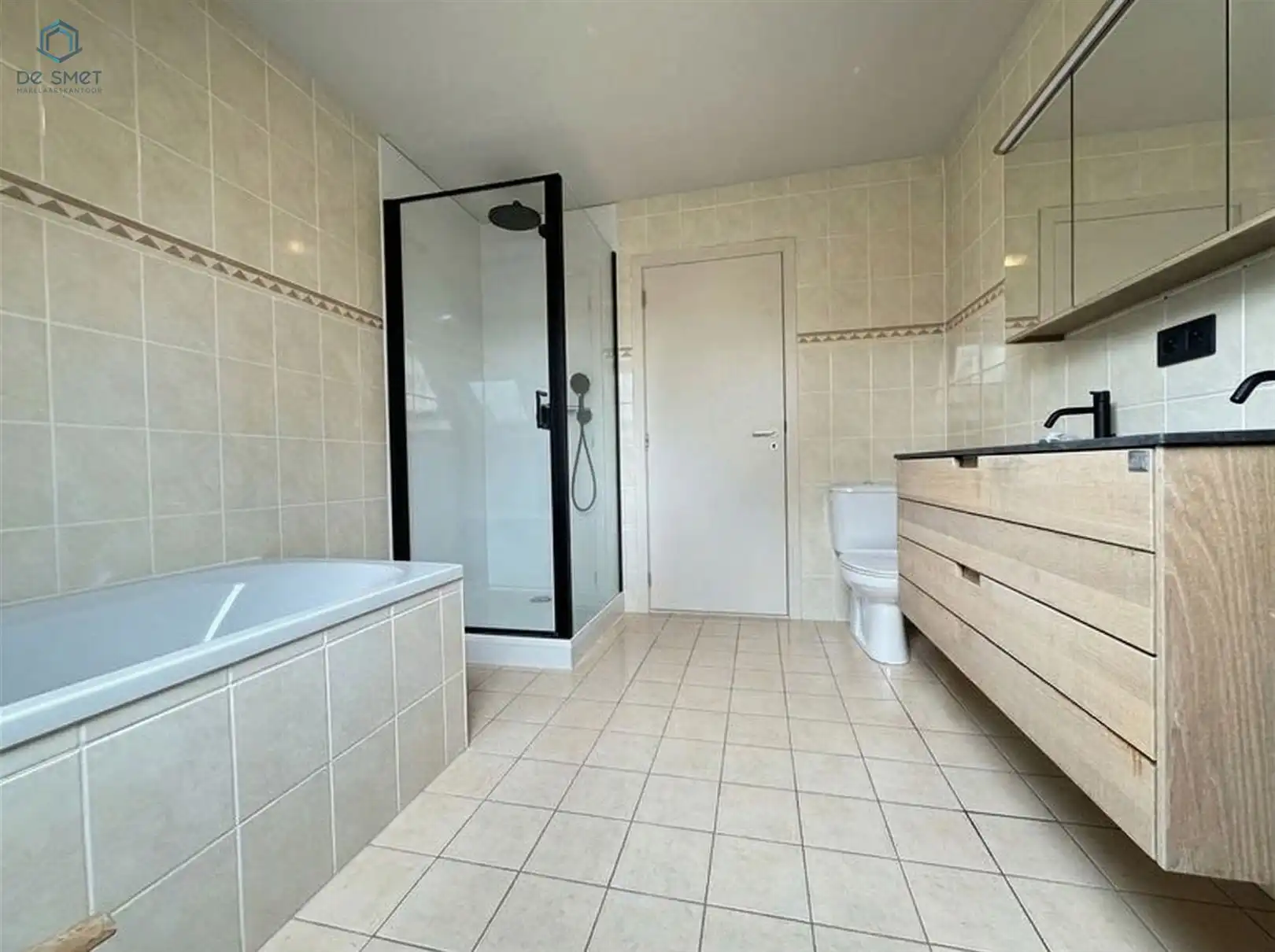 RECENTE ENERGIEZUINIGE VILLA MET MOOIE TUIN foto 14