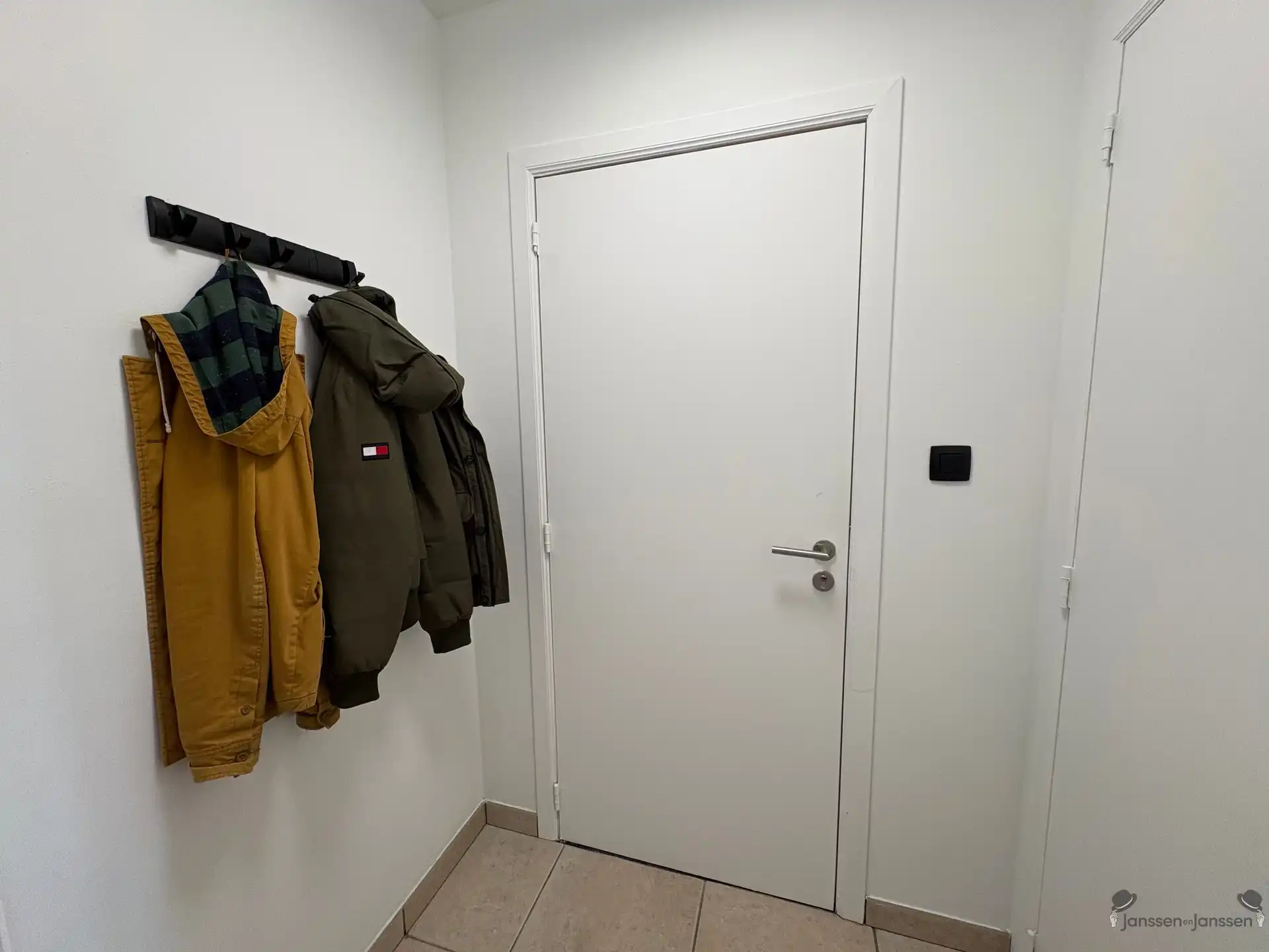Ruim duplex appartement met terras en ondergrondse staanplaats te huur in Leopoldsburg  foto 5