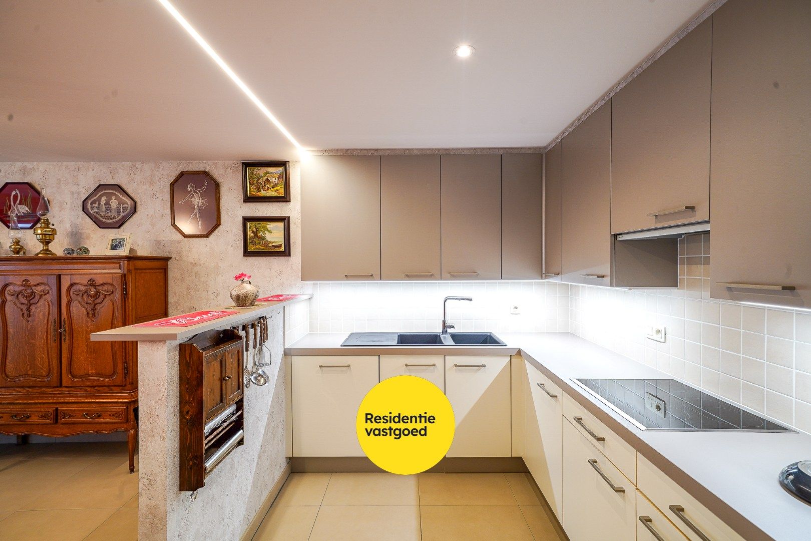 Instapklaar appartement met 2 terrassen te Mariakerke foto 6