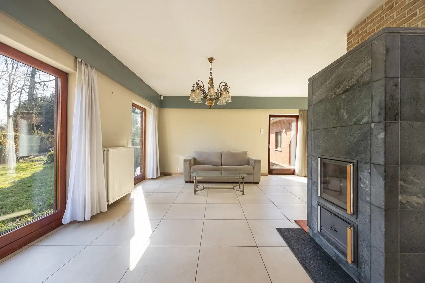 Vrijstaande woning met veel ruimte, omgeven door groen. foto 11