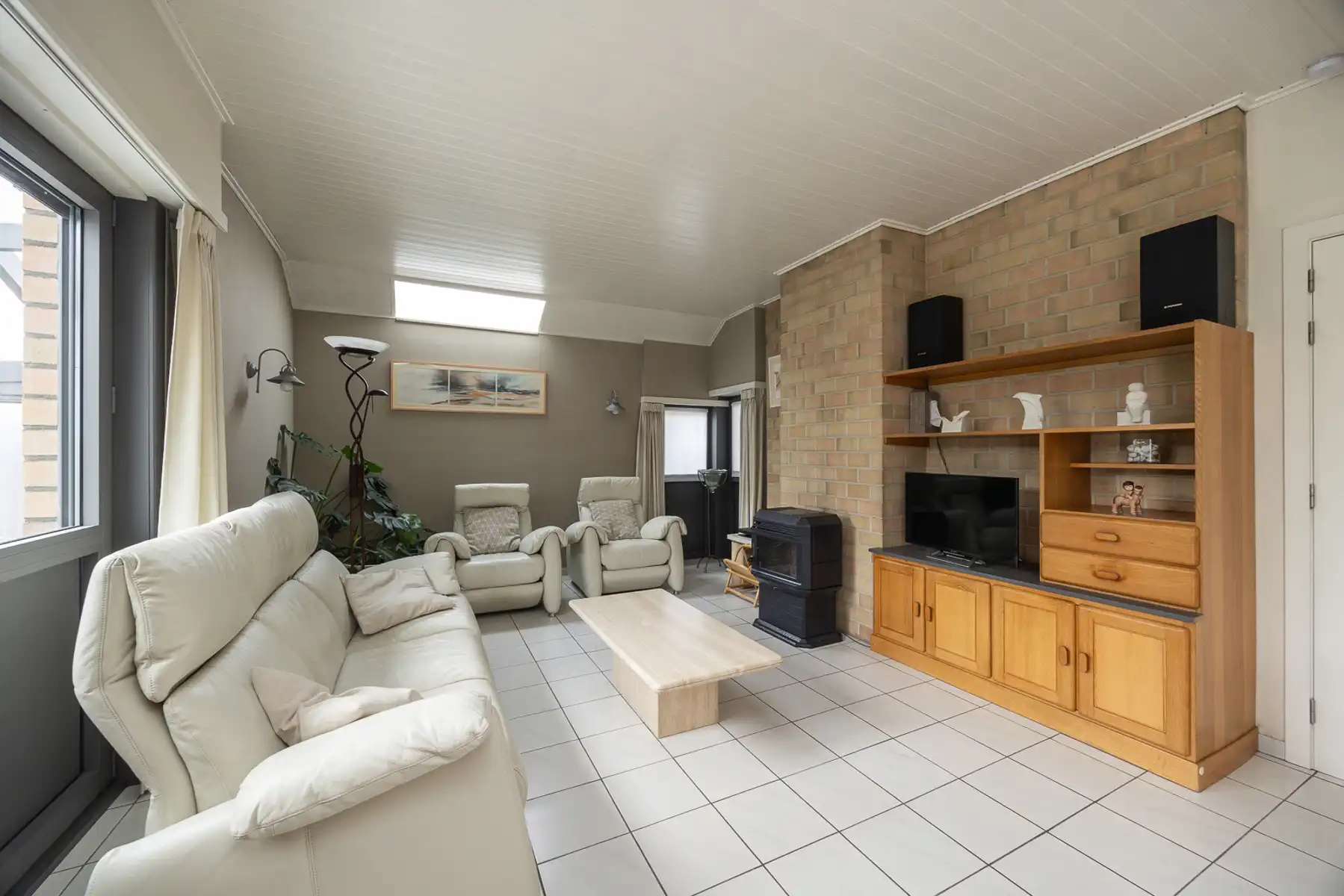 Laagbouwwoning met 3 slaapkamers, veranda, garage, zolder en prachtig open zicht in Wuustwezel. foto 4