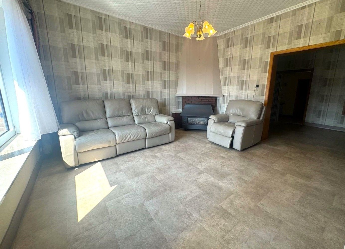 KARAKTERVOLLE, TE RENOVEREN WONING (G.B.) foto 3