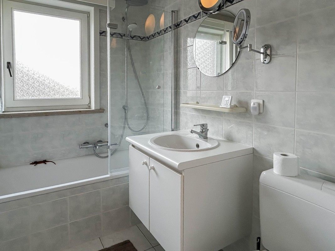 3 slaapkamer appartement in centrum koksijde bad foto 9