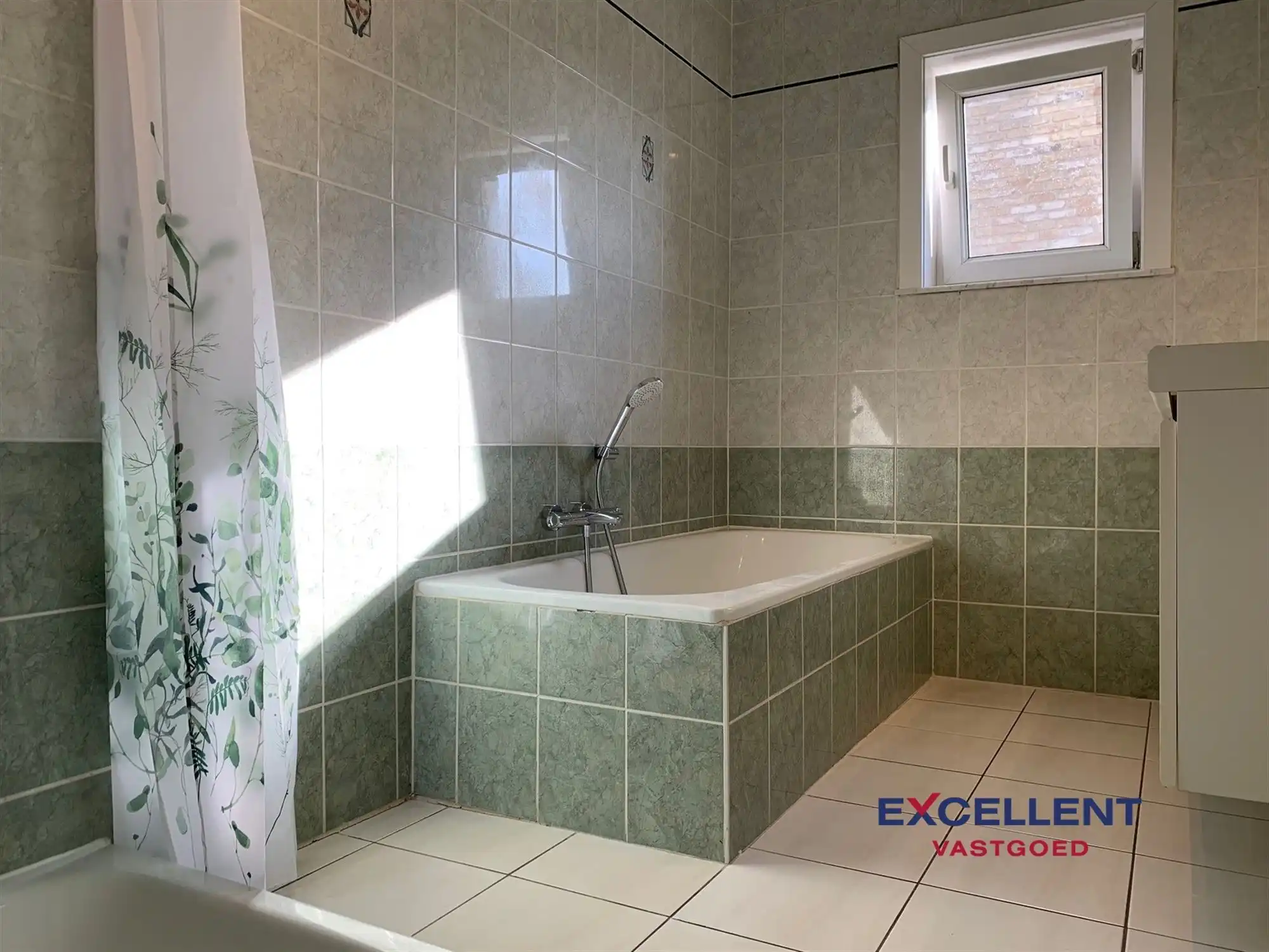 Appartement 2 slaapkamers met garage te huur in Zulte foto 4