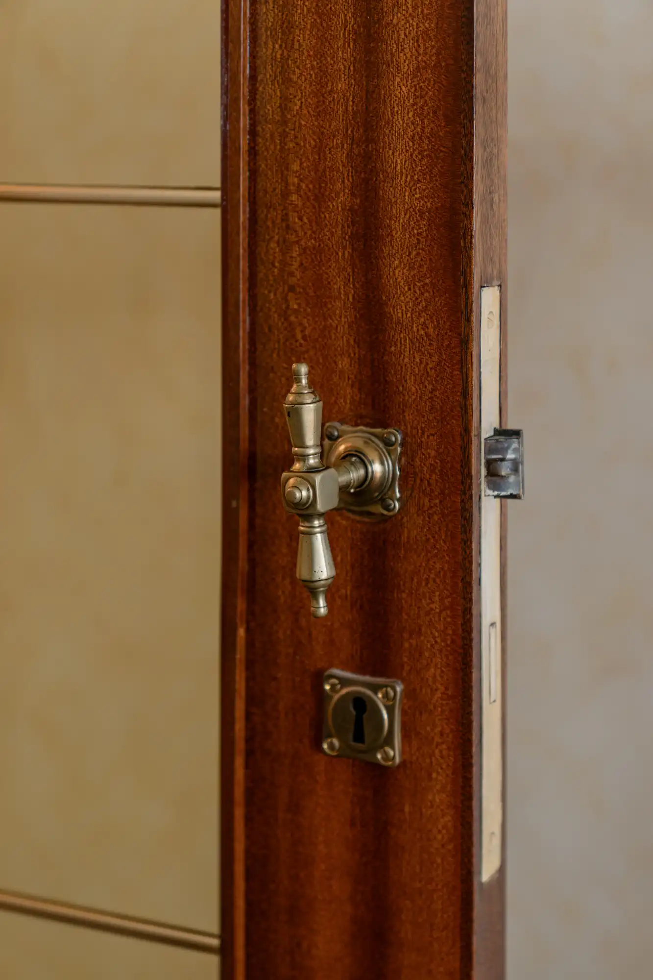 Woning waarbij je (na renovatie) alleen nog maar ‘achter de geraniums wilt zitten’ foto 11