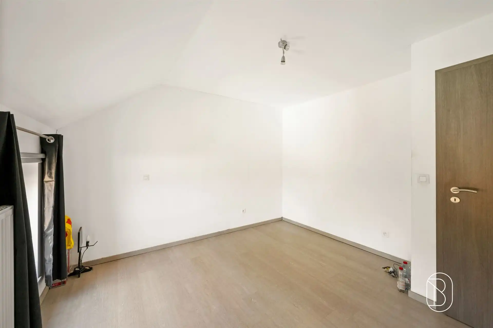 Recente woning (2021) met 4 slpk en zwembad! foto 15