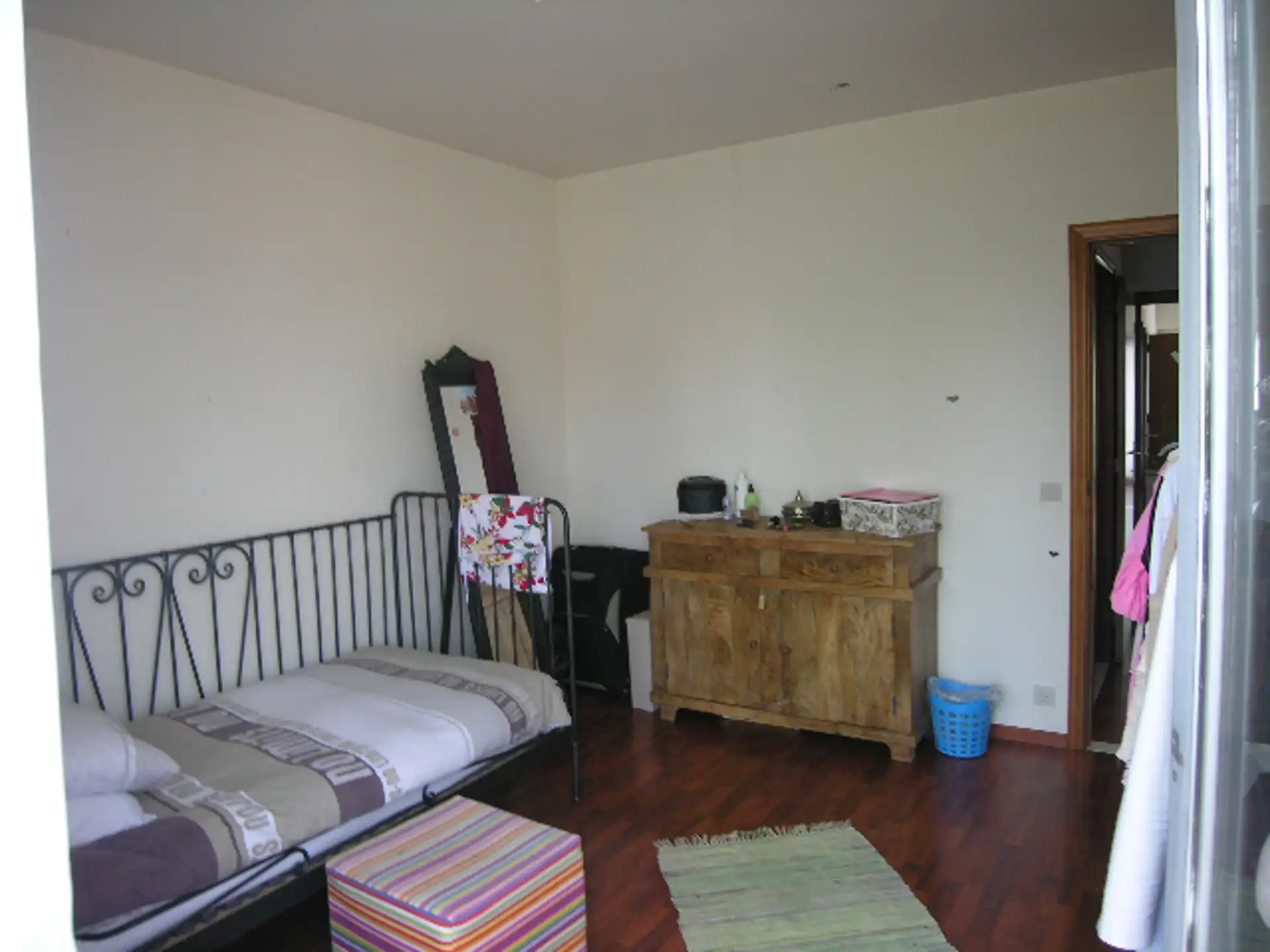 Ruim appartement 3 slaapkamers, geen lift, vernieuwde keuken en badkamer foto 10