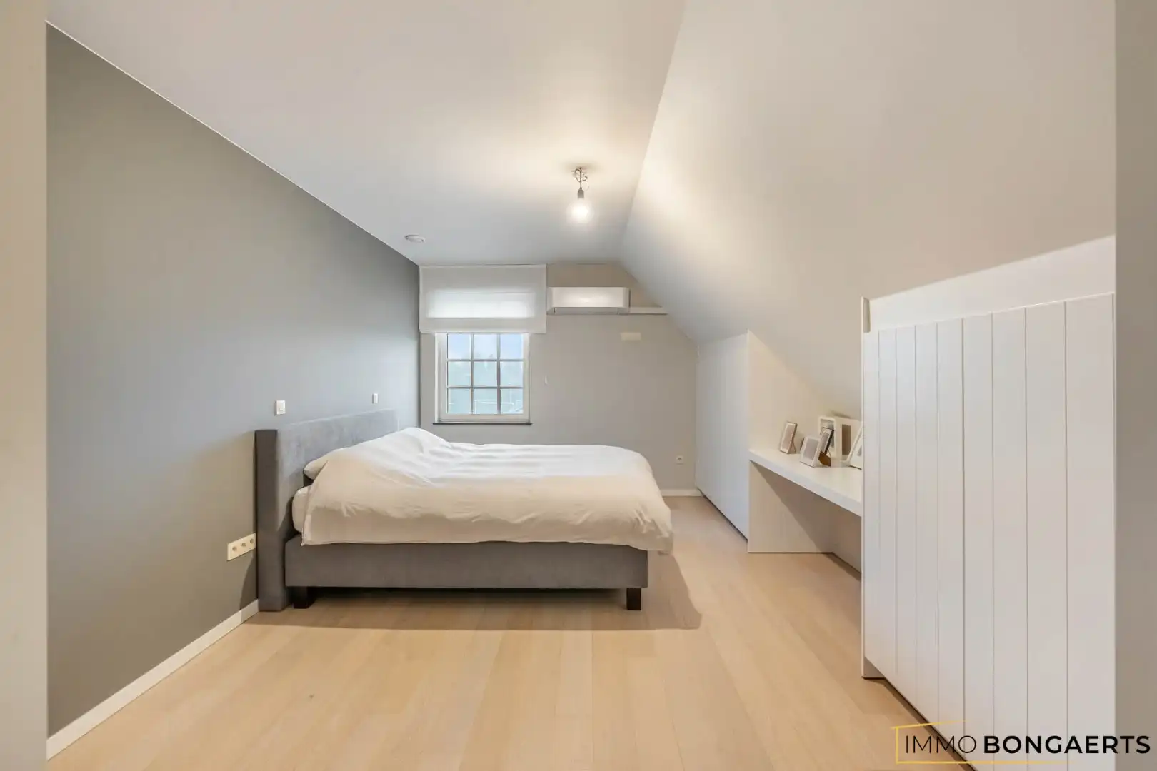 Prachtig afgewerkte woning met praktijkruimte foto 18