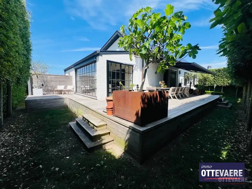 Vrijstaande woning met 2 slaapkamers, zonnige terrassen en moderne energievoorzieningen foto 2