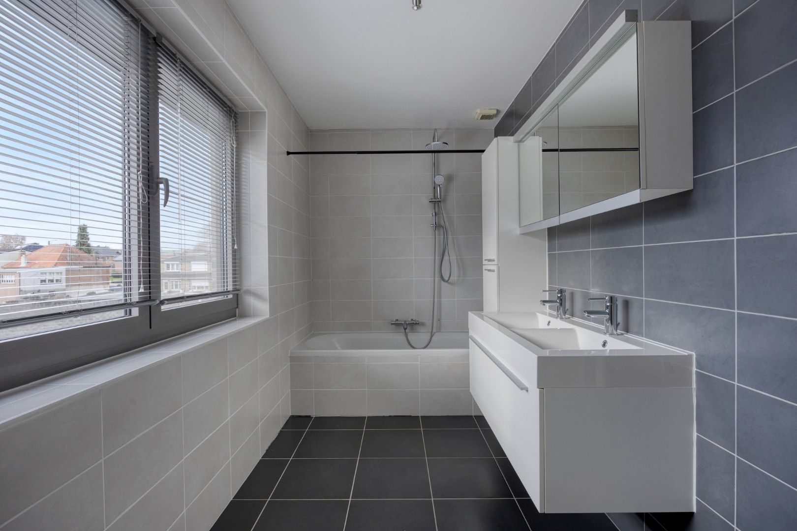 Knap appartement met 2 grote terrassen te Riemst-Zichen foto 19