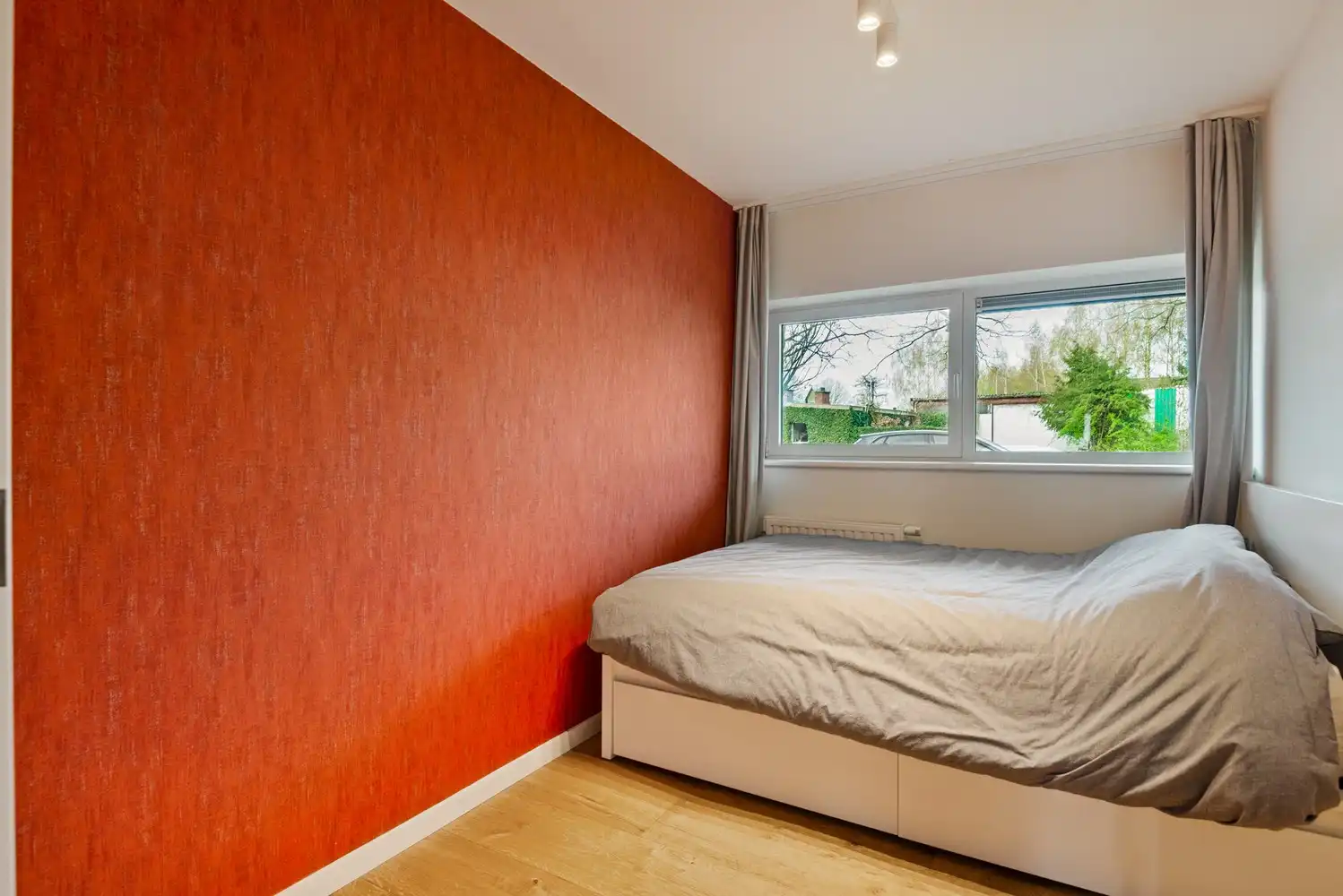 Instapklaar gelijkvloersappartement met 3 slaapkamers en een tuin in Wijnegem! foto 13