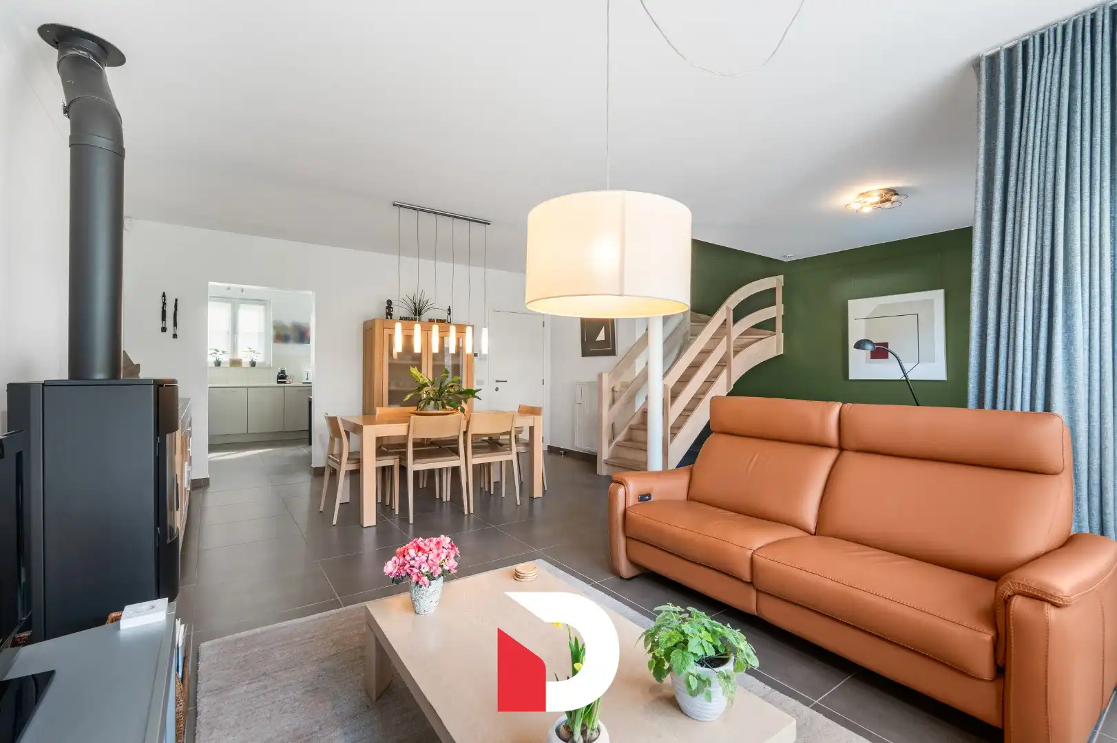 Schitterende instapklare stadswoning met 4 slk en stadstuin in rustige omgeving foto 8
