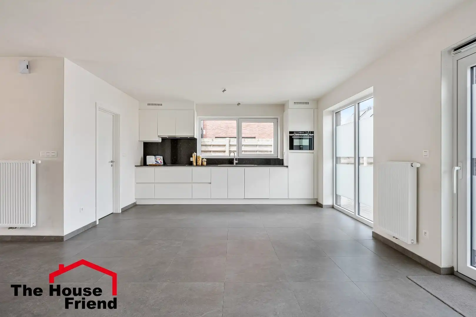 Top afgewerkte nieuwbouwwoning met 3 slaapkamers, tuin en carport in rustige woonomgeving foto 5