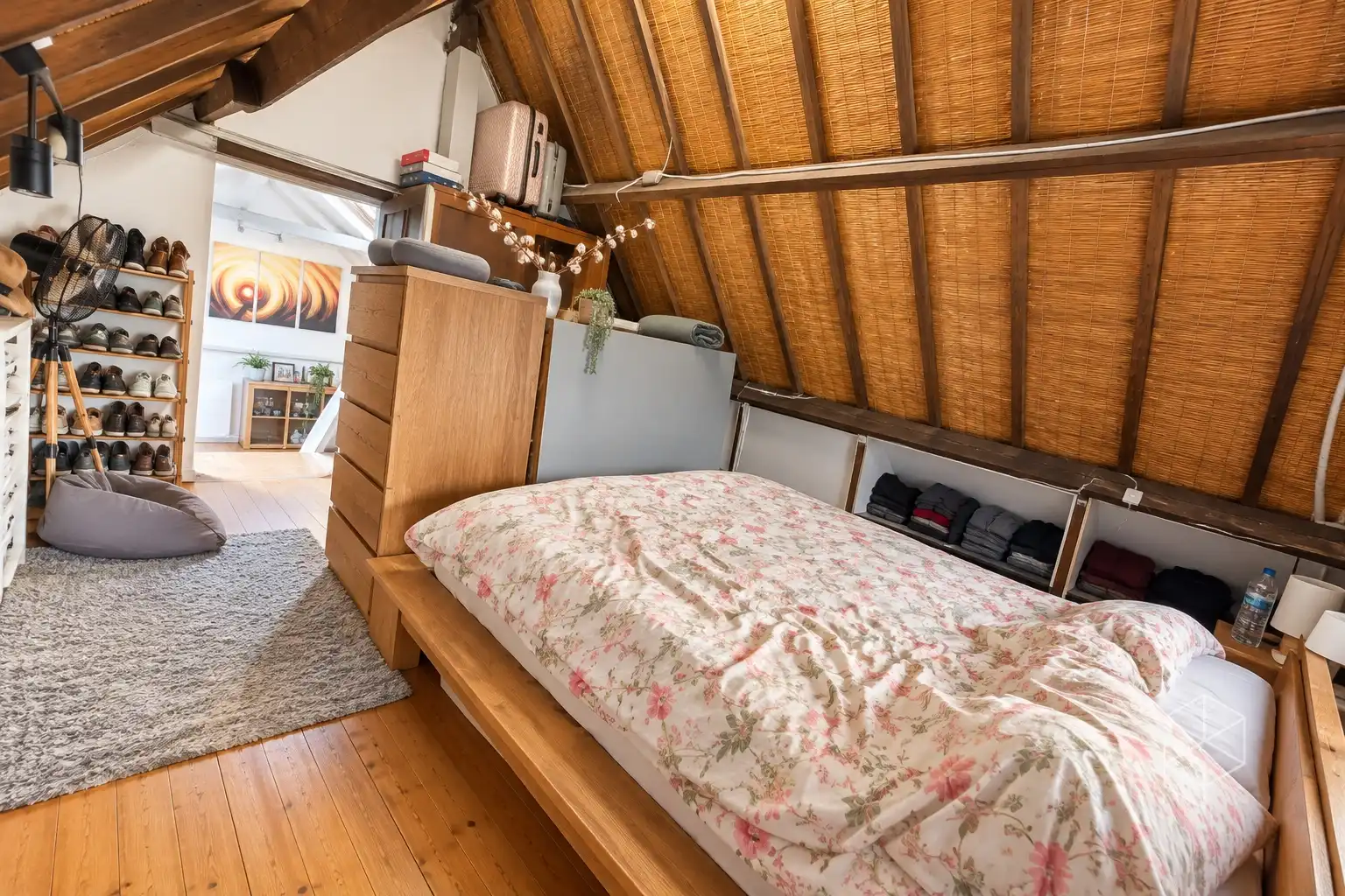 Karaktervolle woning in loftstijl met ruime loods op circa 1117 m² in Assebroek foto 21