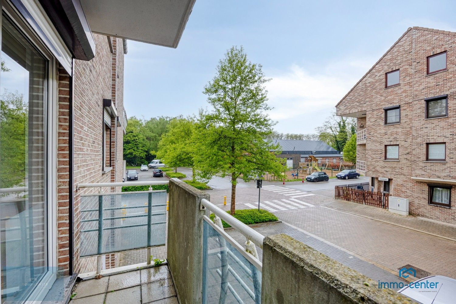 Lichtrijk en Instapklaar Appartement (150 m²) met 3 Slaapkamers en 2 Ondergrondse Parkeerplaatsen in Genk foto 19