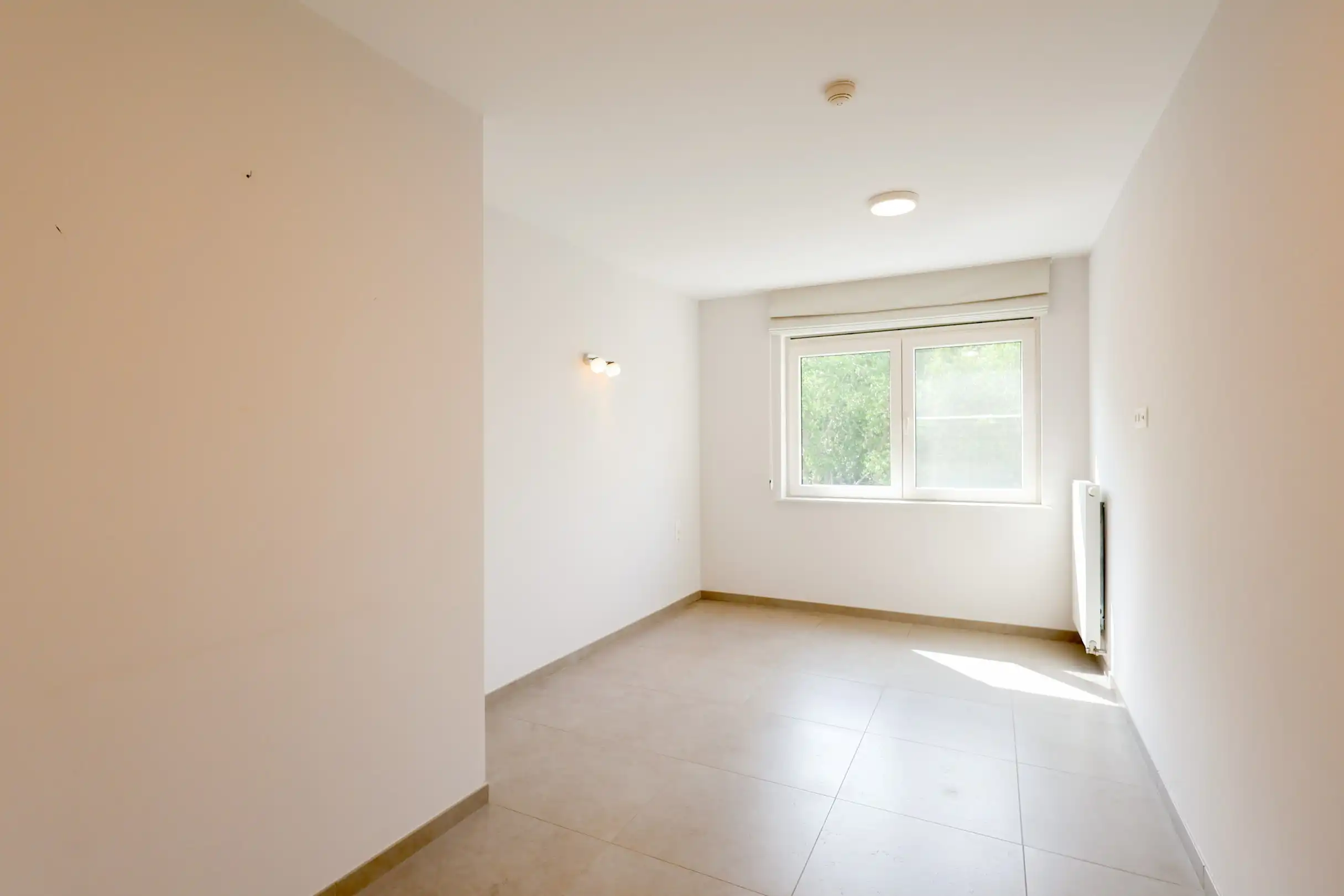 Instapklaar appartement met terras op toplocatie! foto 17