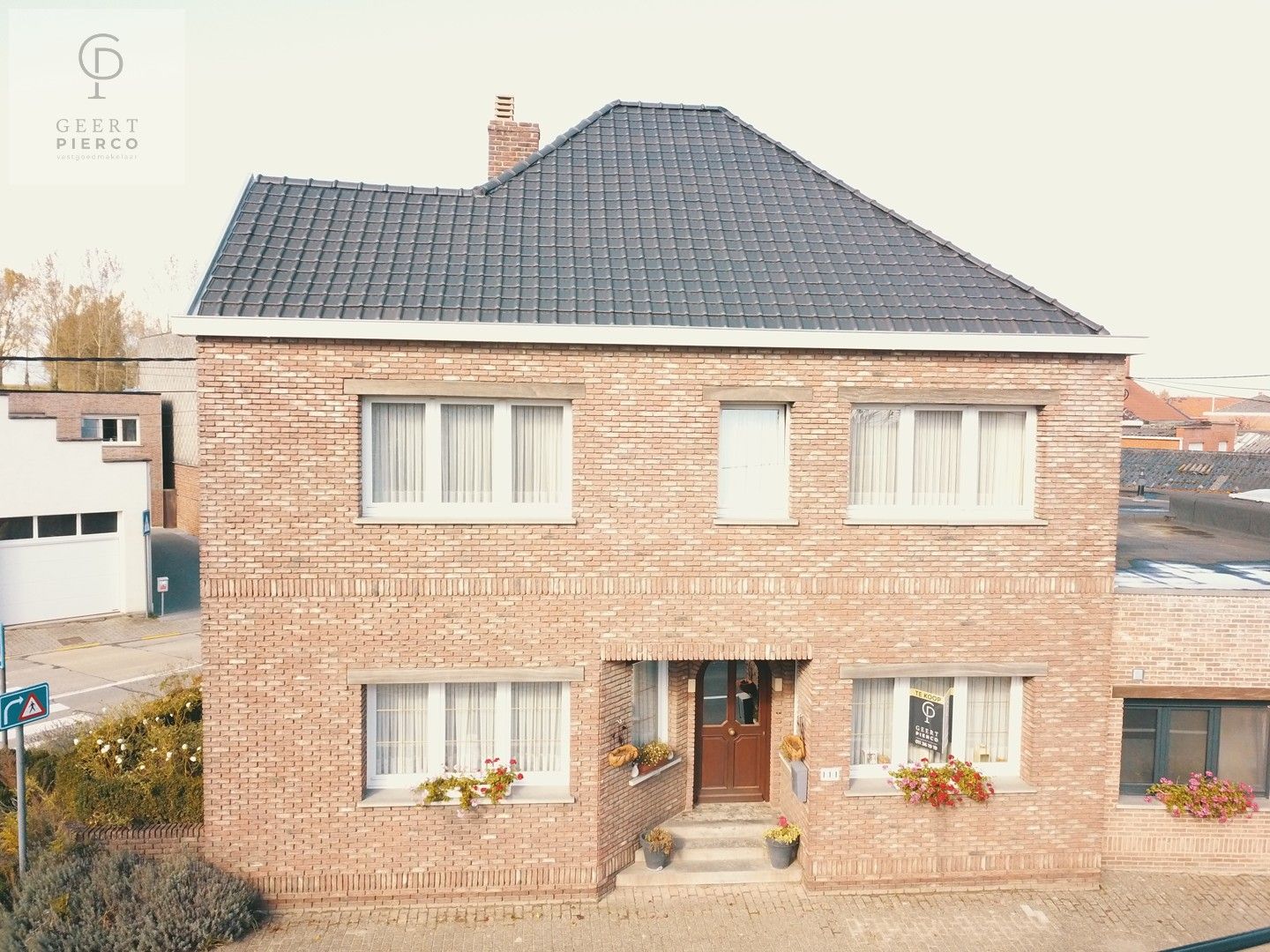 Ruime gezinswoning te Linter met garage foto 5