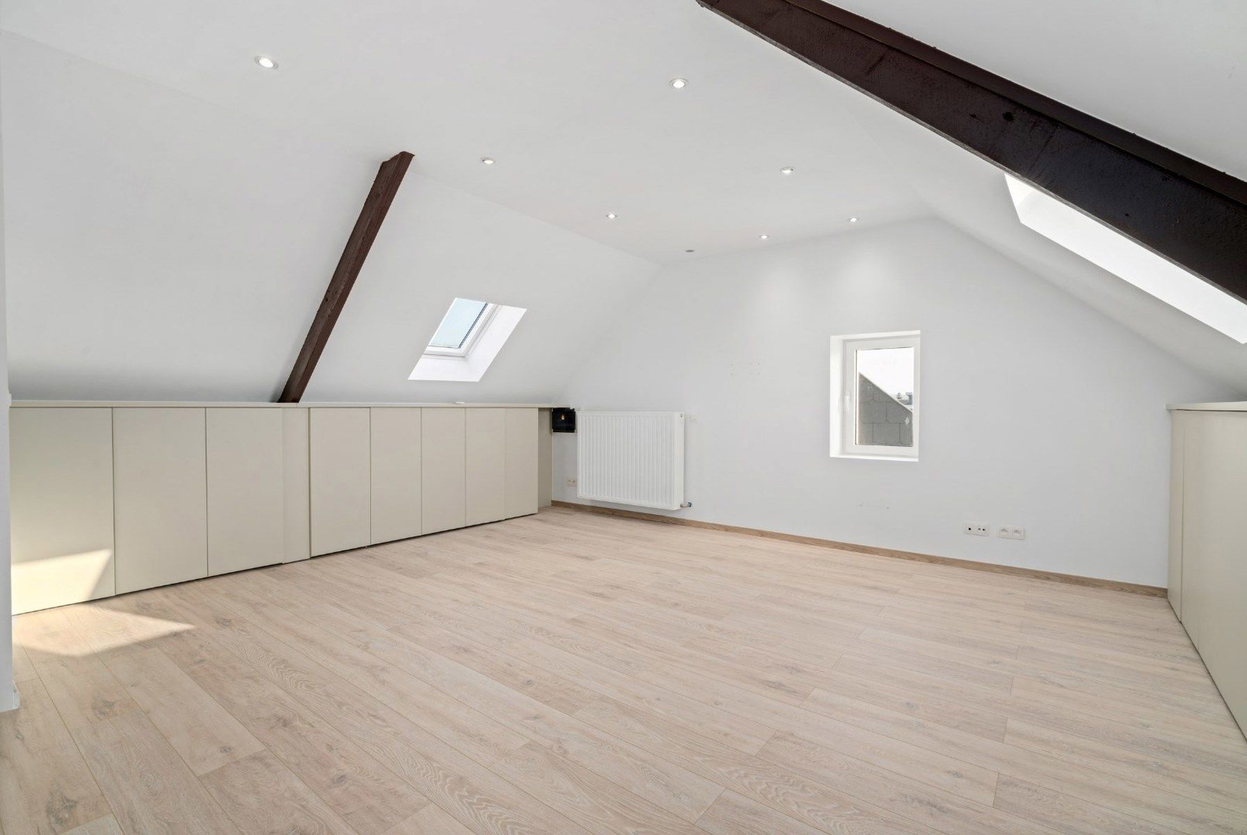 Instapklare woning met tuin en garage in centrum Lede! foto 11