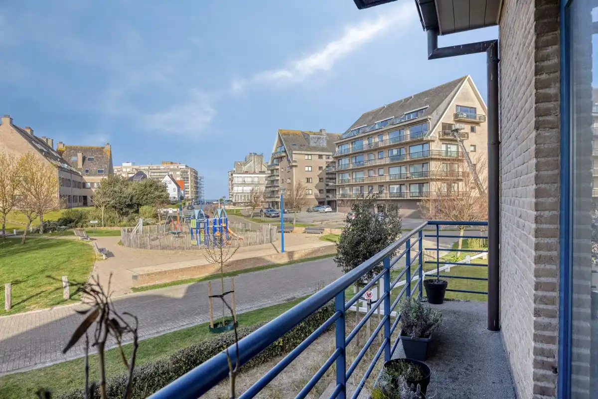 Gemeubeld hoek appartement met twee slaapkamers foto 15