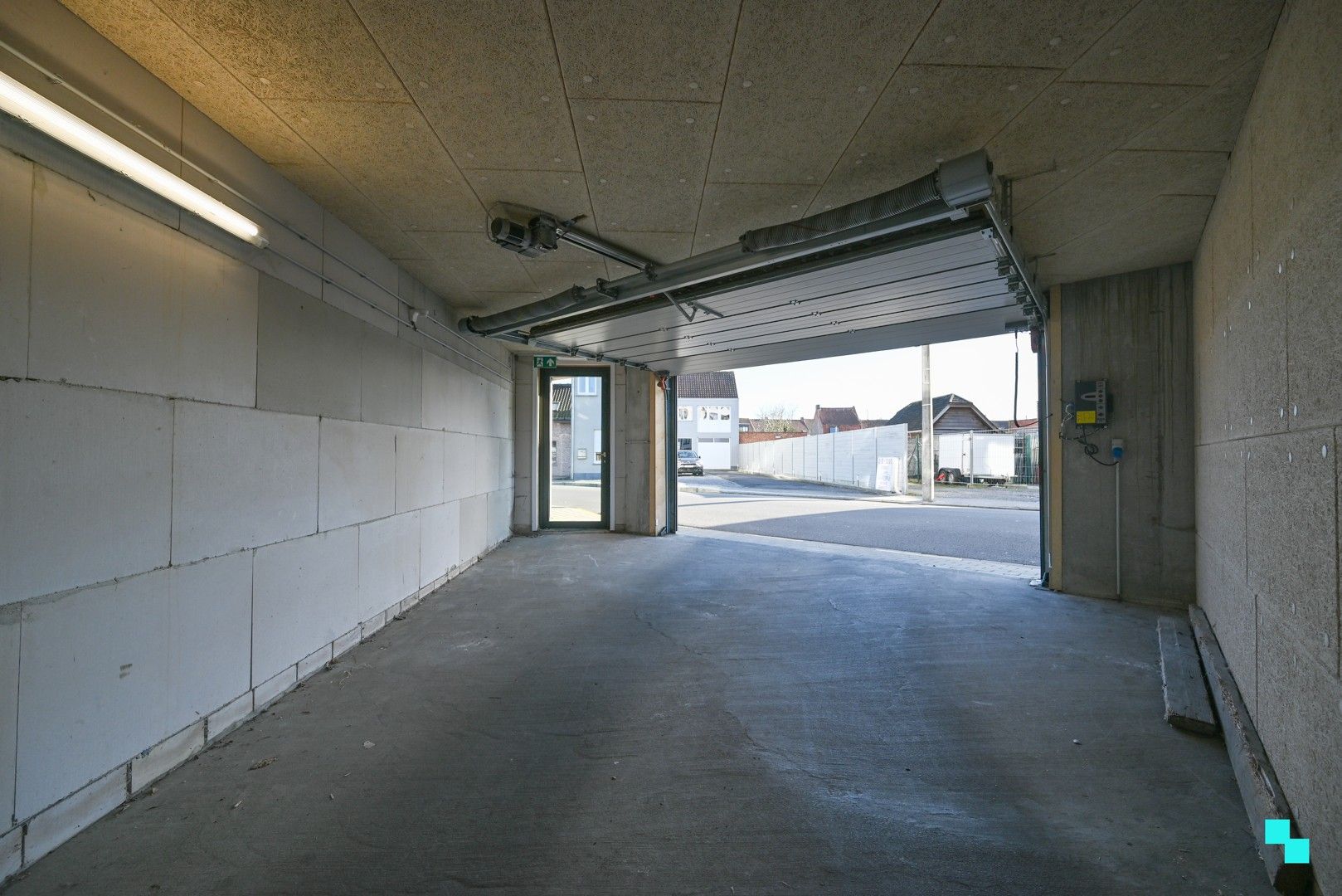 Ondergrondse afgesloten parkeerplaats in Harelbeke! foto 4