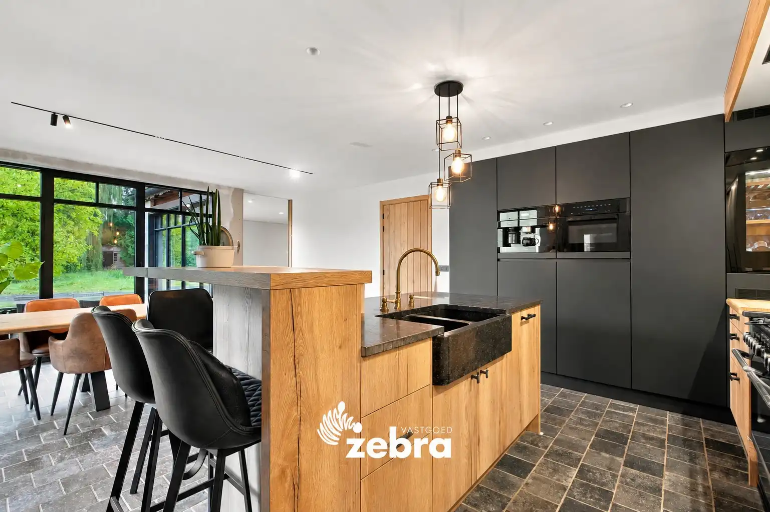 Halfopen bebouwing met loods (288 m²) te Rumbeke! foto 3