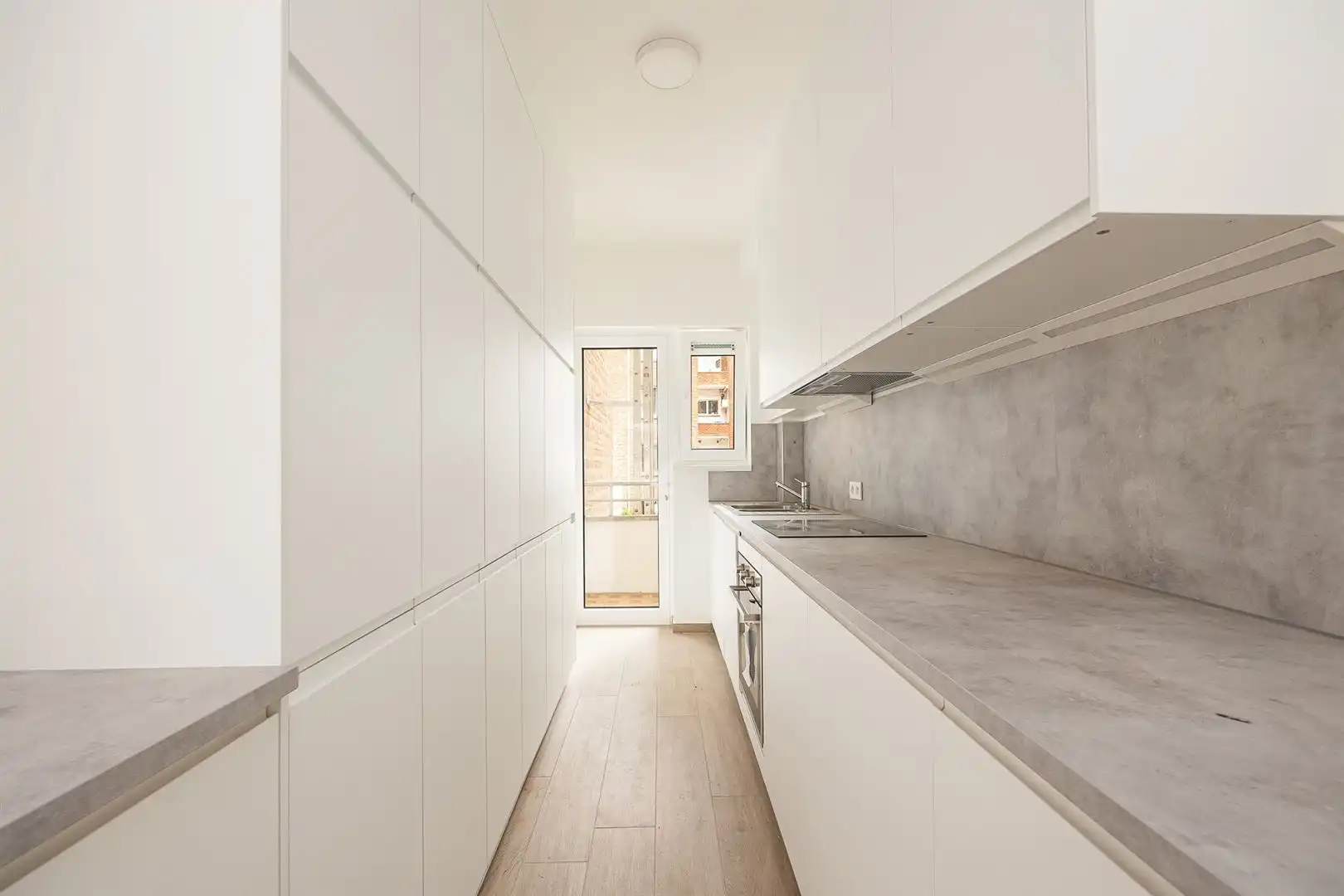 Gerenoveerd appartement aan Zuidpark foto 4
