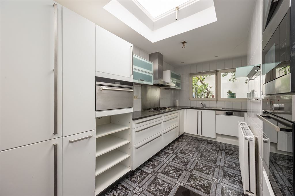 Ruime stadswoning met 4 slaapkamers foto 6