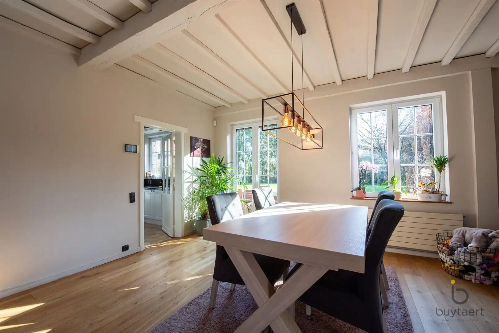  KARAKTERVOLLE WONING MET VIJF SLAAPKAMERS EN TUIN! foto 5