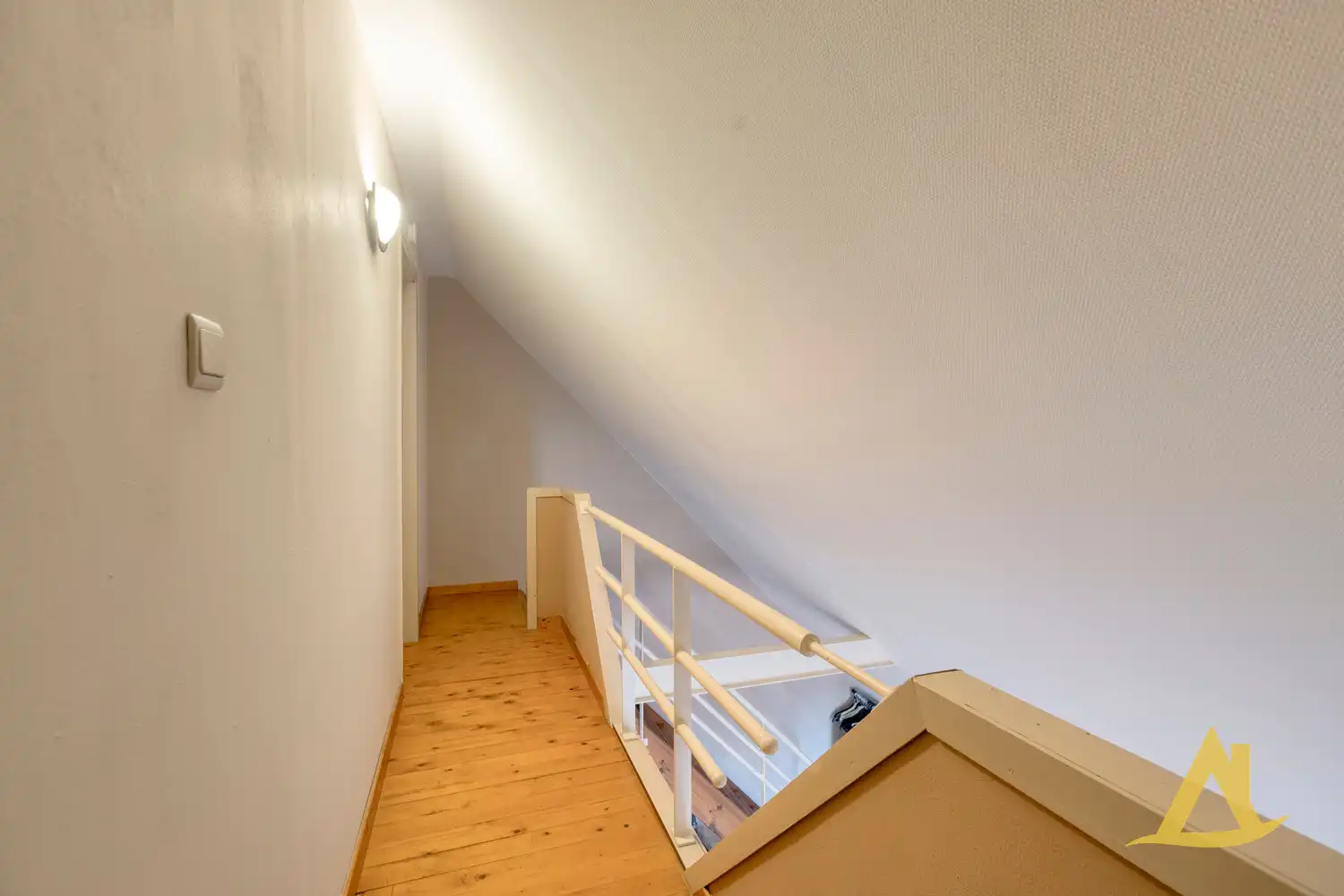 ZEER RUIM APPARTEMENT MET STUDIO EN 2 AUTOSTAANPLAATSEN TE DIEST! foto 31