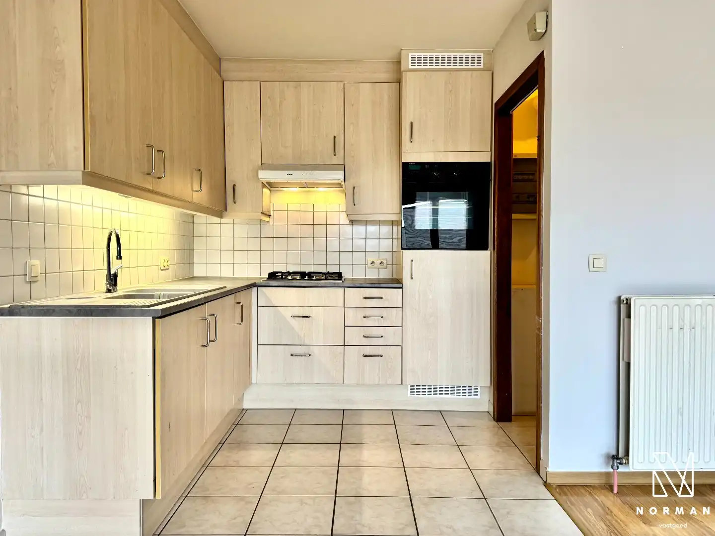 Lichtrijk en energiezuinig appartement met 2 slaapkamers, terras en garage te koop in centrum Kuurne! foto 8
