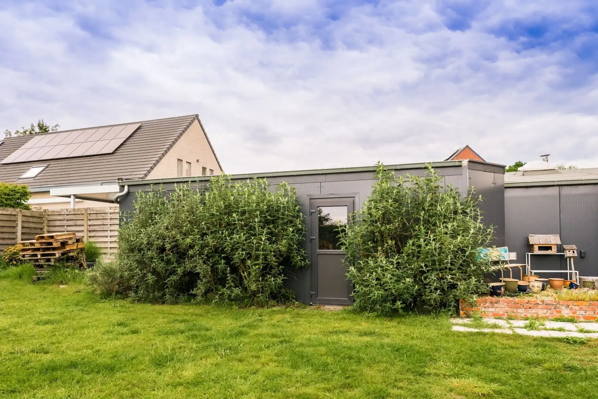 Gezinswoning met grote tuin en garage! foto 23