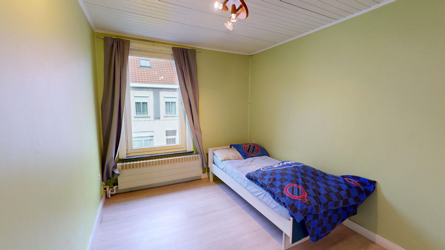 Ruime woning met 4 slaapkamers! foto 11