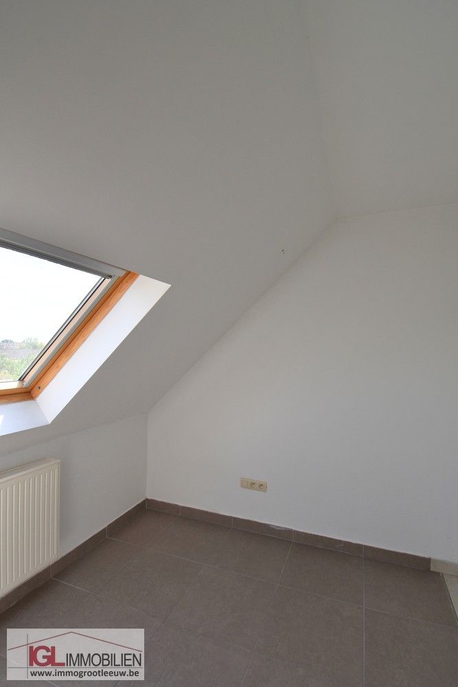 2-kamer duplex appartement met bureau te Sint-Pieters-Leeuw! foto 10