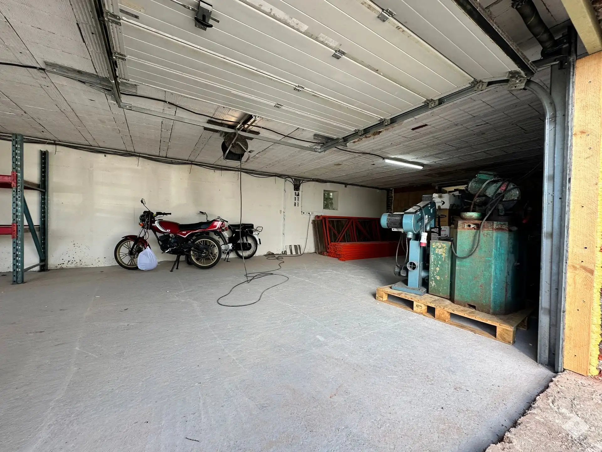 Loods te huur in Opwijk 75 m² opslagruimte met alle nutsvoorzieningen inbegrepen foto 3