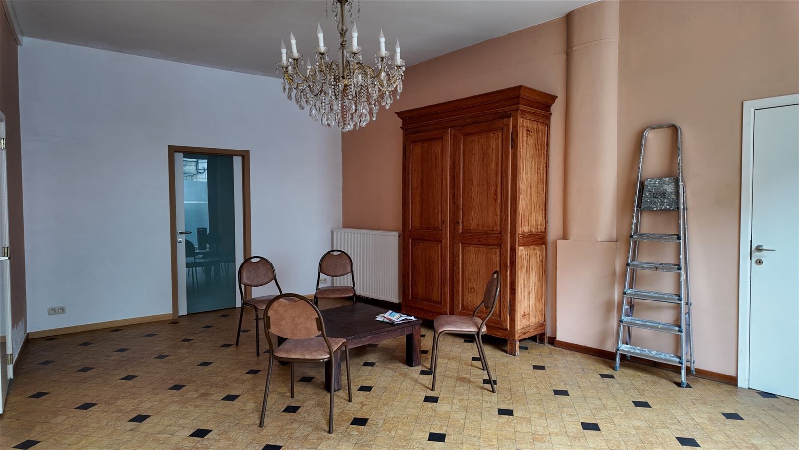 Ruime karakterwoning met praktijkruimte foto 7