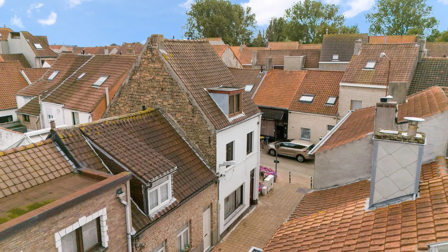 Te renoveren hoekwoning in het centrum van Heist-aan-Zee foto 7